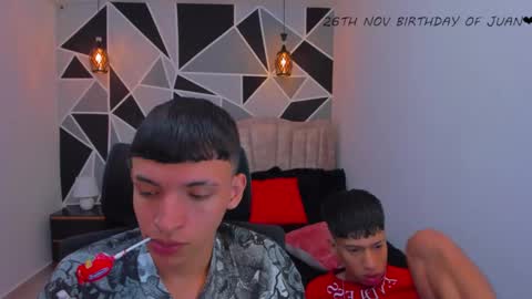 Snapshot of juan_nd_steven chatting on November 20, 2:56 am JuanSteven online show from November 20, 2:56 am