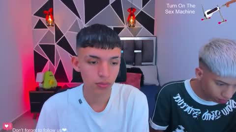 JuanSteven online show from March 29, 11:21 am