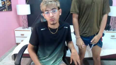 juan_saul1 online show from April 17, 10:40 am