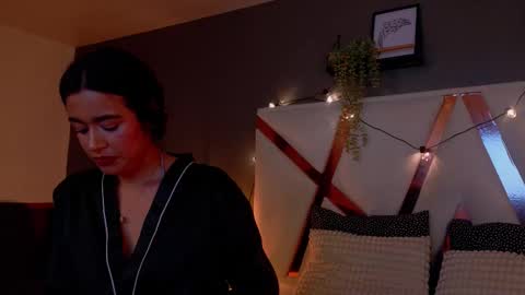 Snapshot of juanagold_ chatting on November 29, 2:47 am J U A N A online show from November 29, 2:47 am