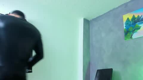 Juan Esteban online show from March 11, 2:01 pm