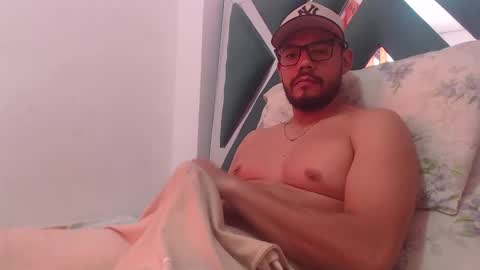 juanfe_style online show from November 17, 4:57 pm