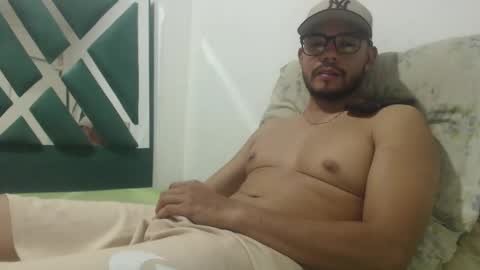 juanfe_style online show from March 19, 12:47 am