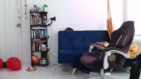 Snapshot of juanisimo_ chatting on February 11, 1:51 pm JUANISIMO online show from February 11, 1:51 pm