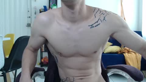 Snapshot of juanisimo_ chatting on February 18, 5:10 pm JUANISIMO online show from February 18, 5:10 pm