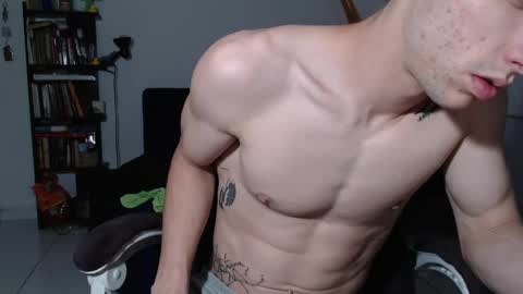 Snapshot of juanisimo_ chatting on March 3, 2:15 am JUANISIMO online show from March 3, 2:15 am