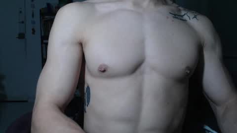 Snapshot of juanisimo_ chatting on March 5, 2:36 am JUANISIMO online show from March 5, 2:36 am