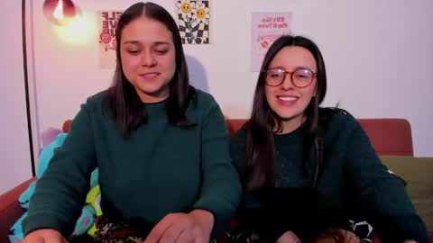 Snapshot of juanitaaa_ chatting on May 8, 7:03 am juanitaaa_ online show from May 8, 7:03 am