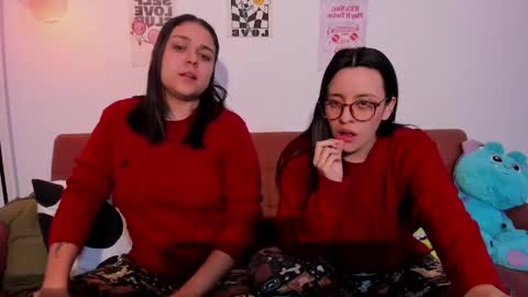 Snapshot of juanitaaa_ chatting on May 13, 6:11 am juanitaaa_ online show from May 13, 6:11 am