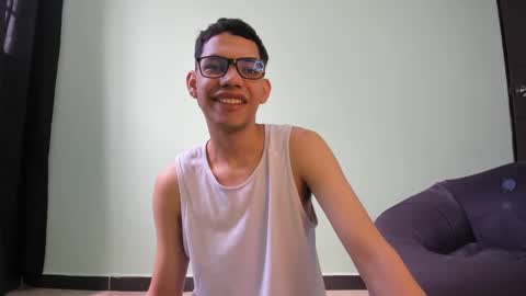 juansuarez204 online show from January 26, 5:44 pm