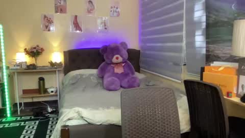 EloiseMoree online show from February 2, 6:48 am