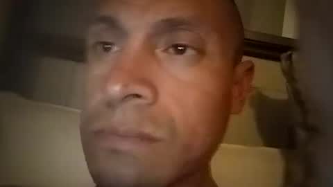 Snapshot of jugg3 chatting on December 12, 4:37 am Carlos online show from December 12, 4:37 am