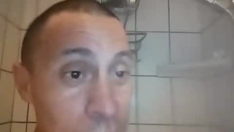 Snapshot of jugg3 chatting on December 26, 5:37 am Carlos online show from December 26, 5:37 am