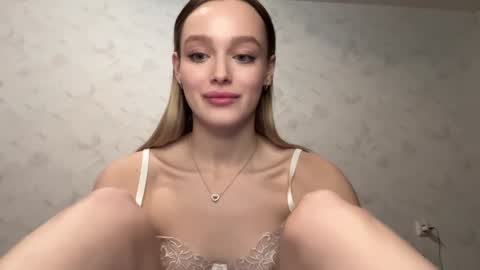 Snapshot of juicy_angels chatting on December 24, 9:22 pm alexa online show from December 24, 9:22 pm