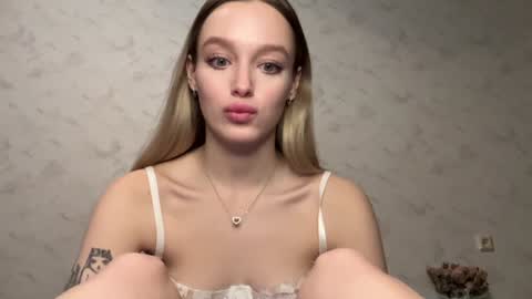 Snapshot of juicy_angels chatting on December 28, 3:04 pm alexa online show from December 28, 3:04 pm