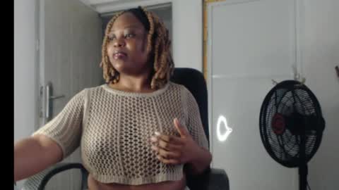 Snapshot of juicy_gold22 chatting on May 23, 5:56 am Mariagold online show from May 23, 5:56 am