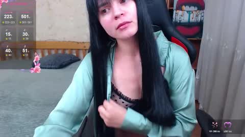 juicy_jesss online show from December 5, 8:05 pm