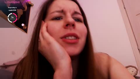 Snapshot of juicy_mystery chatting on January 4, 3:39 pm laura online show from January 4, 3:39 pm