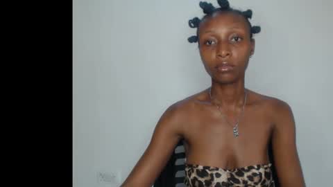 Snapshot of juicy_pinkpussy564197 chatting on February 22, 9:41 am olivia online show from February 22, 9:41 am