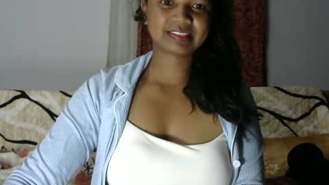 Snapshot of juicy_pretty chatting on July 12, 1:40 am stellah online show from July 12, 1:40 am