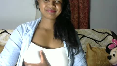 Snapshot of juicy_pretty chatting on July 13, 1:41 am stellah online show from July 13, 1:41 am