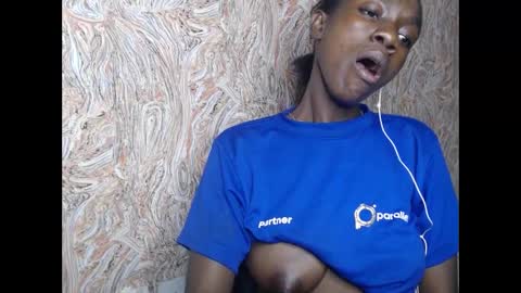 queen online show from February 3, 12:04 am