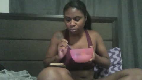 JuicyExotic online show from October 24, 11:50 am