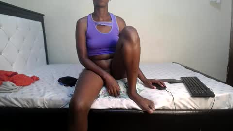 juicymunirah online show from April 4, 5:54 pm