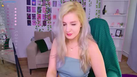 Ameli  Stella  Vi  Evie  Jessica online show from March 27, 8:26 am