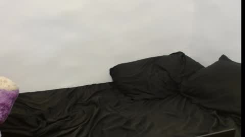 juicyxpink online show from March 7, 8:11 am