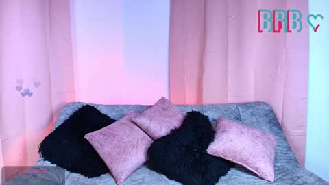 Jules and Gia online show from December 21, 10:50 pm