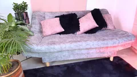 Jules and Gia online show from January 12, 4:12 pm