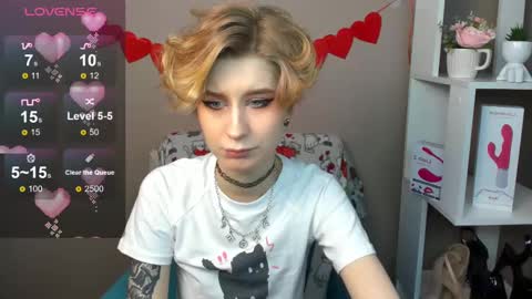 Snapshot of julescrown chatting on February 17, 1:04 am Jules online show from February 17, 1:04 am