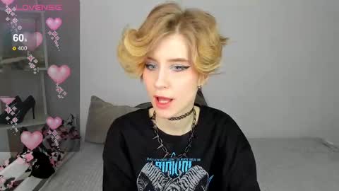 Snapshot of julescrown chatting on March 4, 4:17 am Jules online show from March 4, 4:17 am