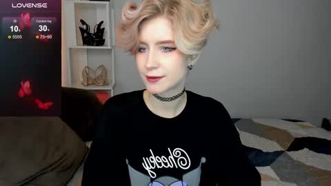 Snapshot of julescrown chatting on September 15, 12:43 am Jules online show from September 15, 12:43 am