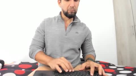 juleslake2 online show from December 21, 1:07 pm