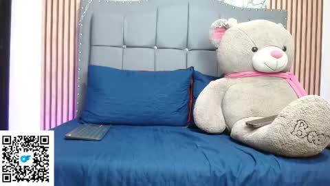 juleslombana online show from May 14, 1:18 pm
