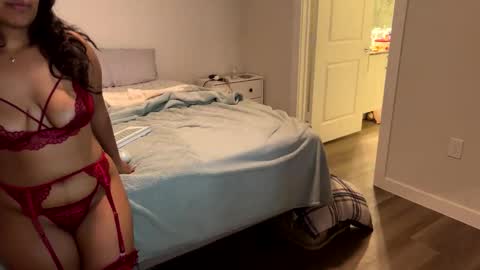 Snapshot of julesmedstudent chatting on February 8, 1:53 am Jules online show from February 8, 1:53 am