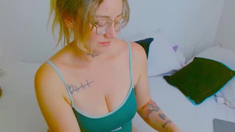 Snapshot of juli_69 chatting on February 4, 6:58 pm Juliana Torres online show from February 4, 6:58 pm