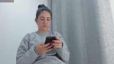 Snapshot of juli_hairy chatting on September 22, 2:35 am Juli Modelo Independiente online show from September 22, 2:35 am