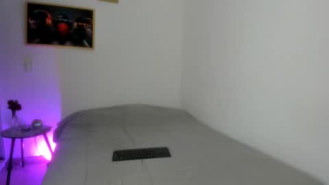 Snapshot of juli_santos_22 chatting on July 31, 1:21 pm juli_santos_22 online show from July 31, 1:21 pm