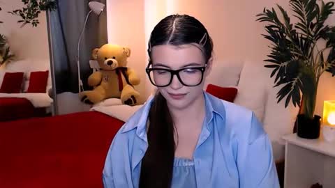 Snapshot of julia485262 chatting on May 29, 8:23 am julia485262 online show from May 29, 8:23 am