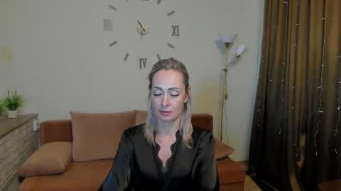 julia__cherry_ online show from December 29, 11:39 pm