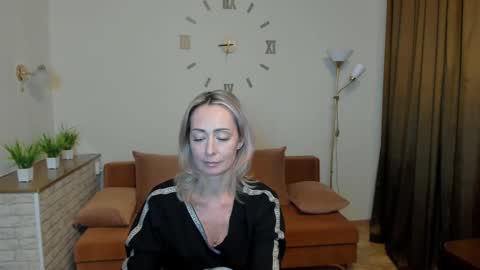 julia__cherry_ online show from January 12, 1:27 pm