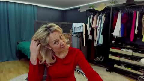 julia__cherry_ online show from March 22, 3:37 pm