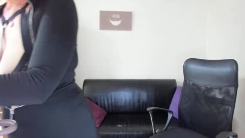 Julia Andersone online show from February 3, 6:56 am