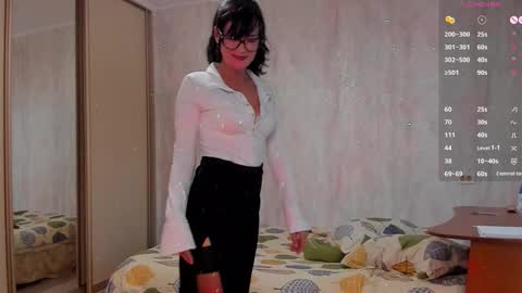 Snapshot of julia_frey chatting on September 24, 5:44 am Julia online show from September 24, 5:44 am