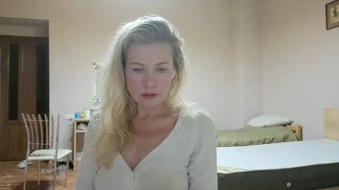 julia_giulia online show from October 1, 9:21 pm