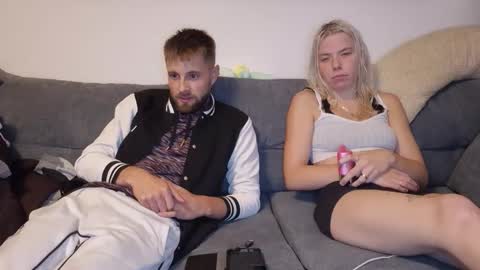 Snapshot of julia_official chatting on October 17, 7:38 pm julia_official online show from October 17, 7:38 pm