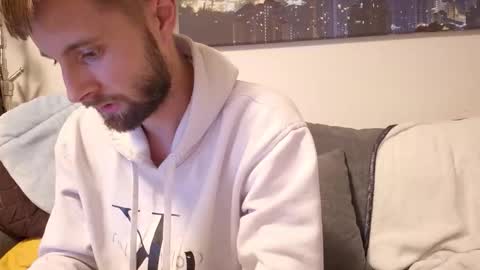 Snapshot of julia_official chatting on October 31, 10:22 pm julia_official online show from October 31, 10:22 pm